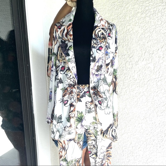 Pant Suit - Picture 2 of 3